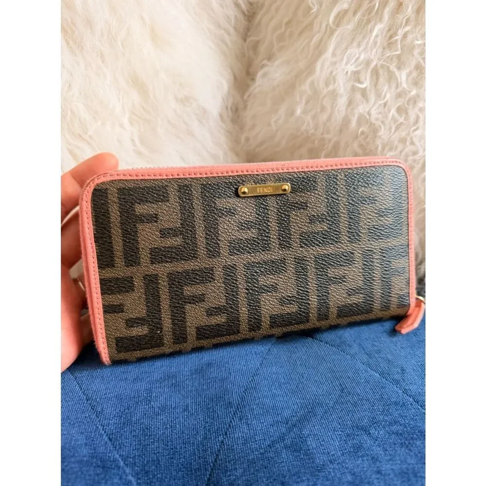 FENDI FF Large Zippy Wallet